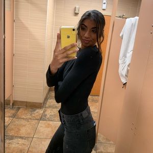 Meet your Posher, Simone